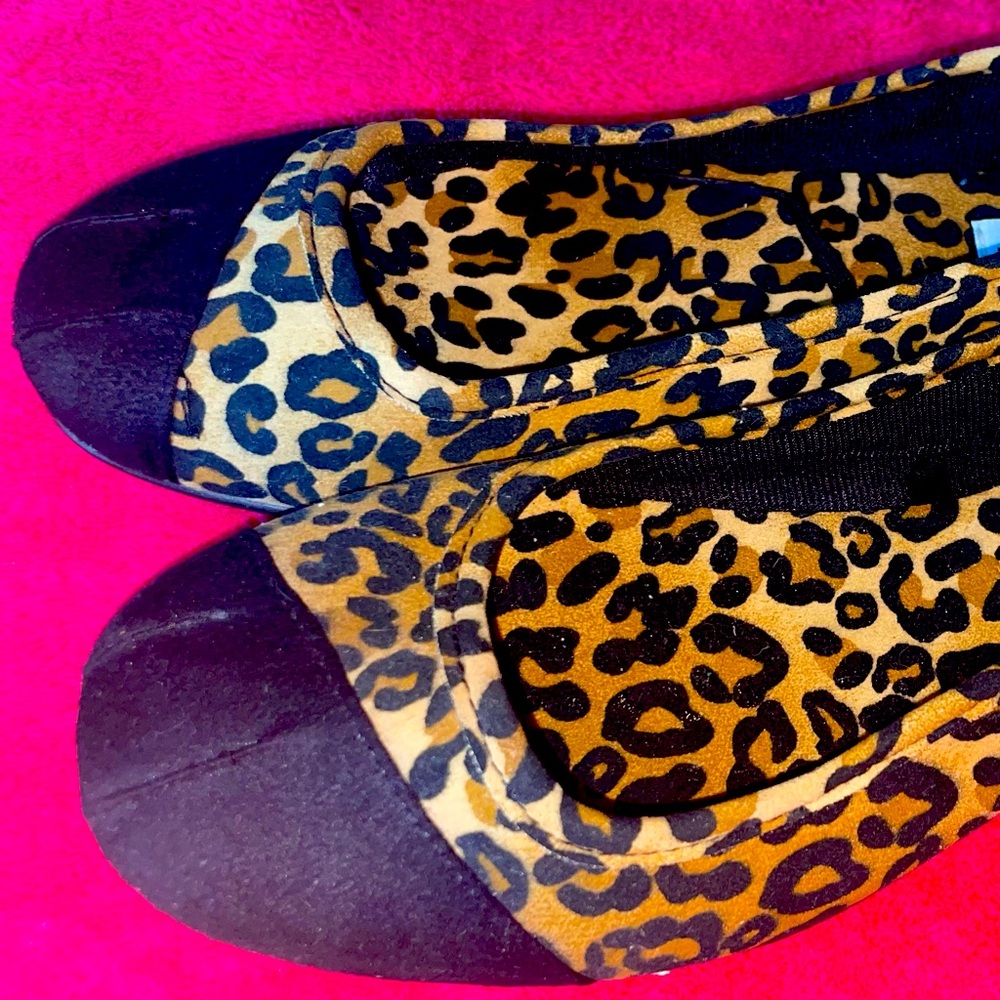 Rogue Helium Suede Leopard Print Women’s Flats